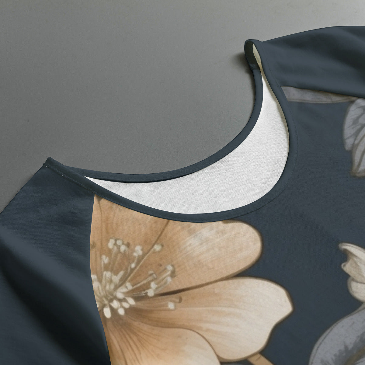 Pattern 291 -- Women's Round Neck T-shirt With Raglan Sleeve