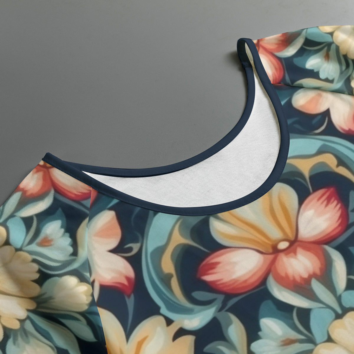 Pattern 310 -- Women's Round Neck T-shirt With Raglan Sleeve