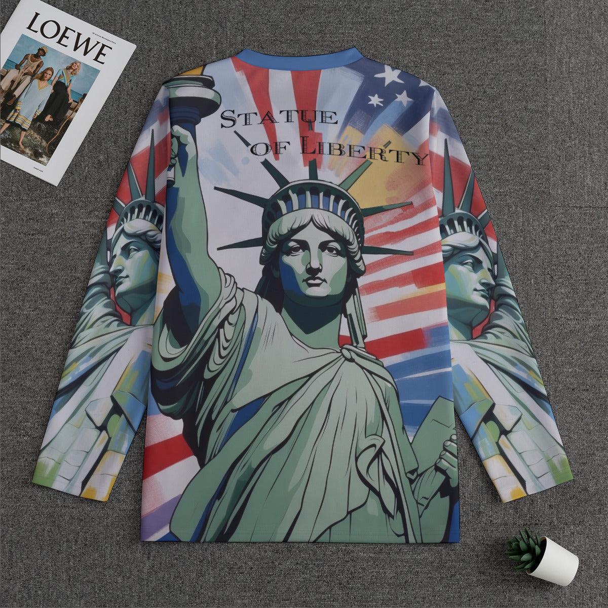 Statue of Liberty -- Men's V-neck Sweatshirt With Long Sleeve